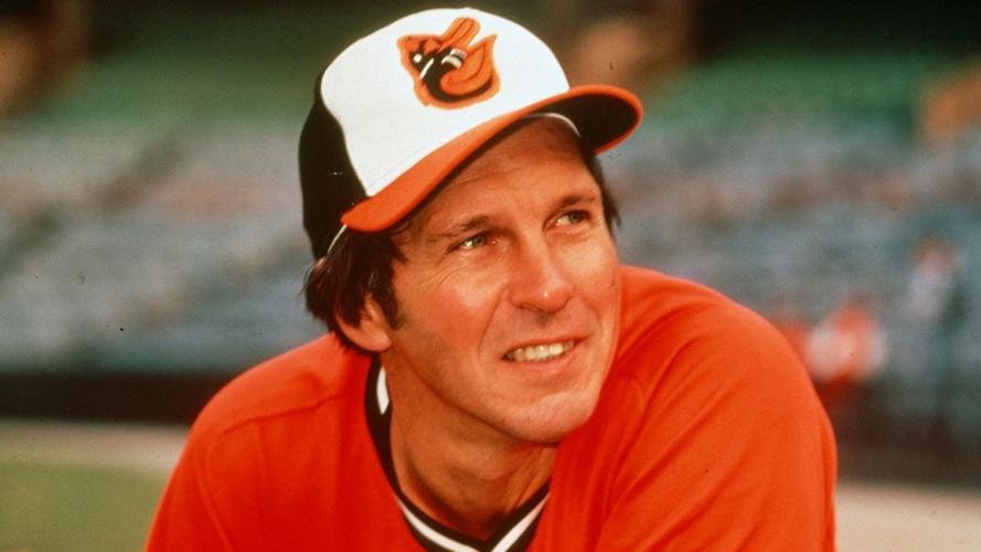 Tributes pour in for Hall of Fame third baseman Brooks Robinson