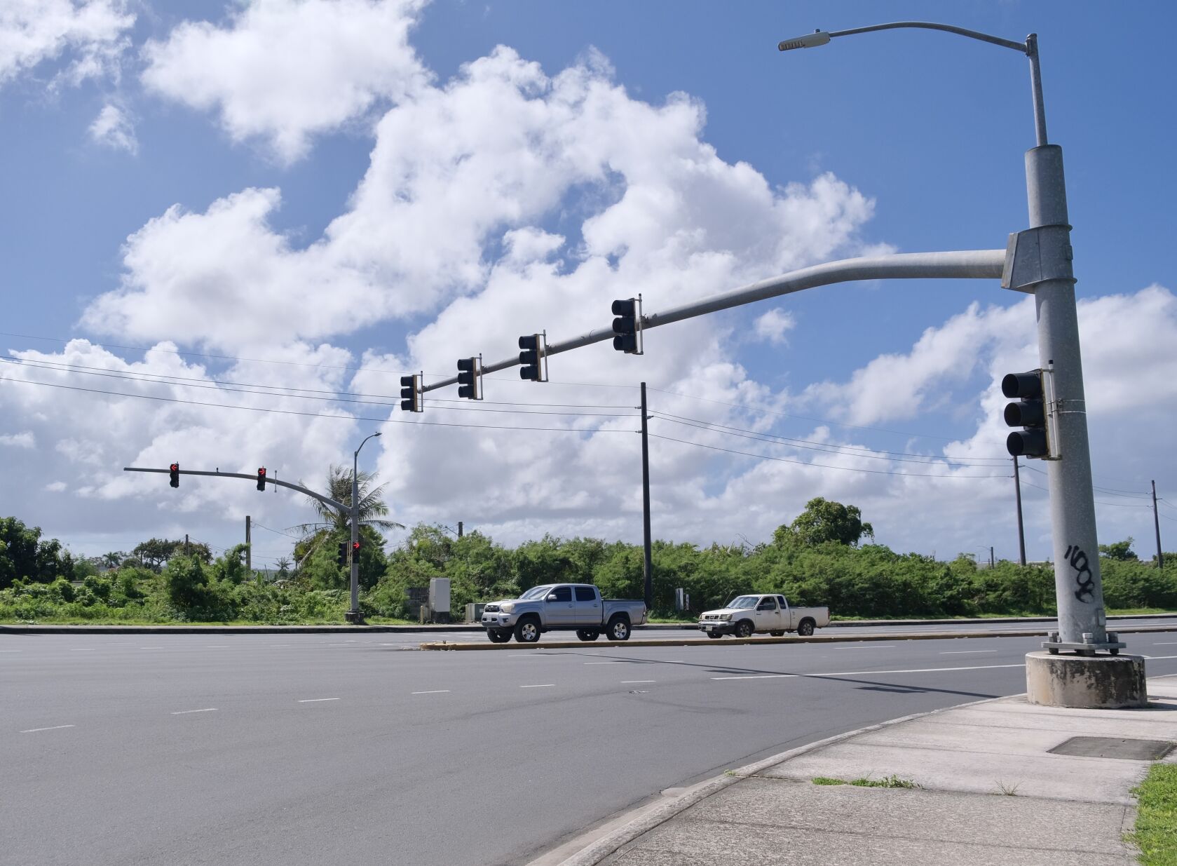 Pedestrian dies after being hit by 2 cars | Local News | postguam.com