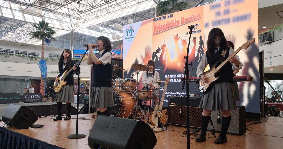 Sakai Liberal High School students share Japanese culture in Friendship Recital