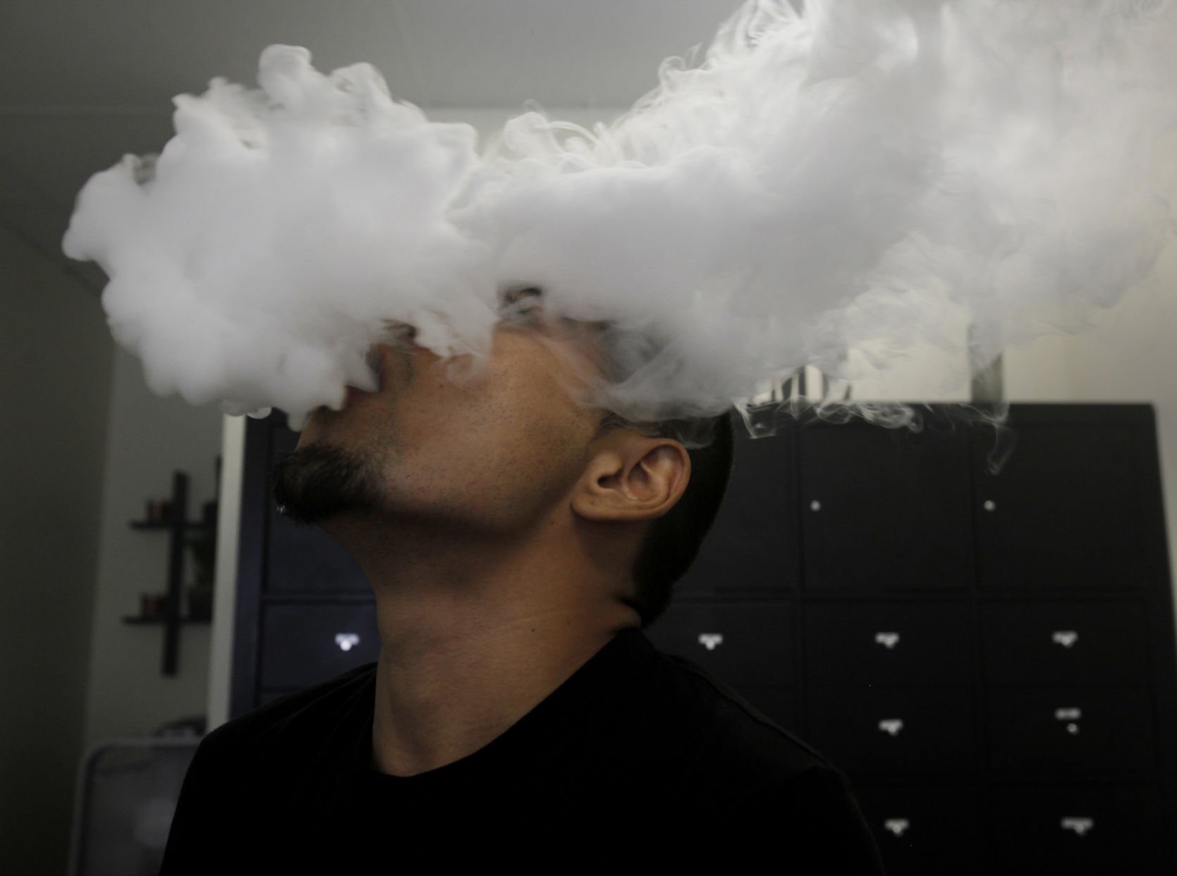 Vape pen explosion cracks teen s jaw Lifestyle postguam