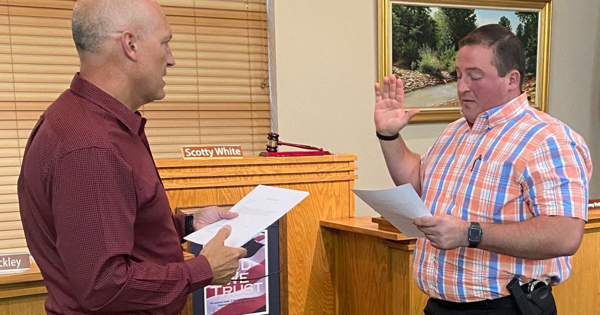 City Council accepts Poteau P.D. Chief's resignation; Hooper sworn in