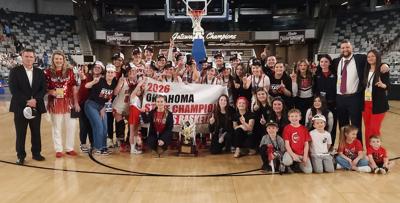 Howe girls stave off Wolves to win state championship