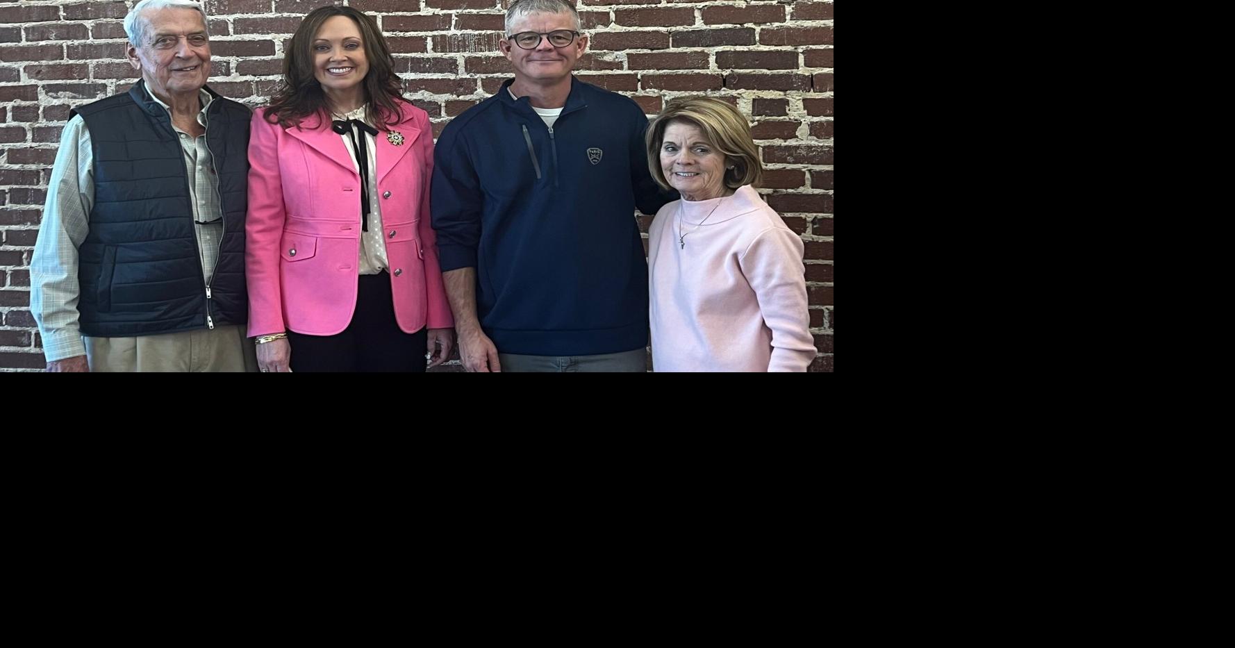 Candidate for Lt Governor attends fundraising luncheon in Antlers