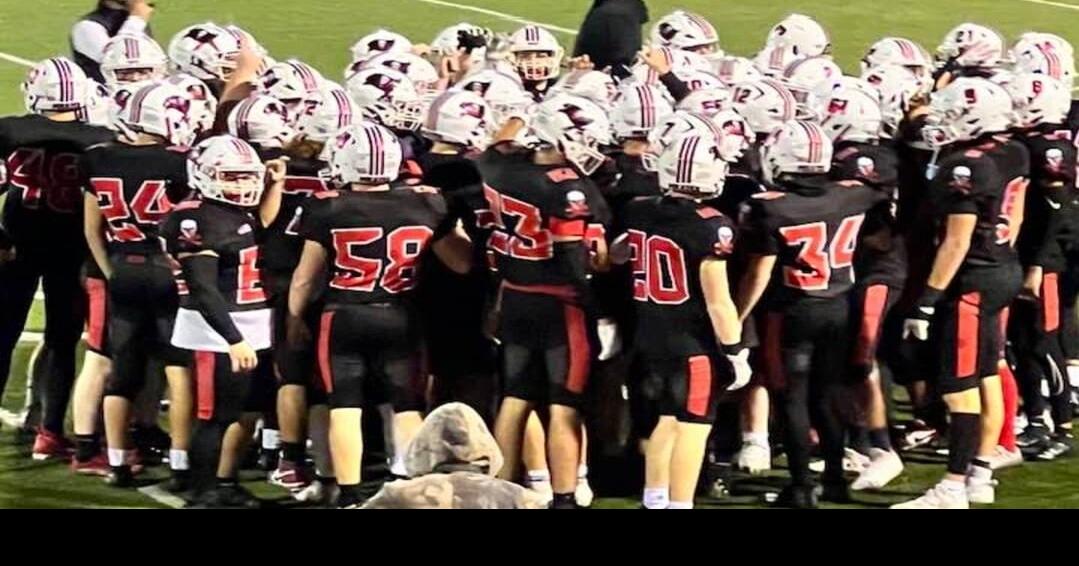 Football playoffs Poteau Pirates make state semifinals, Keota fades in