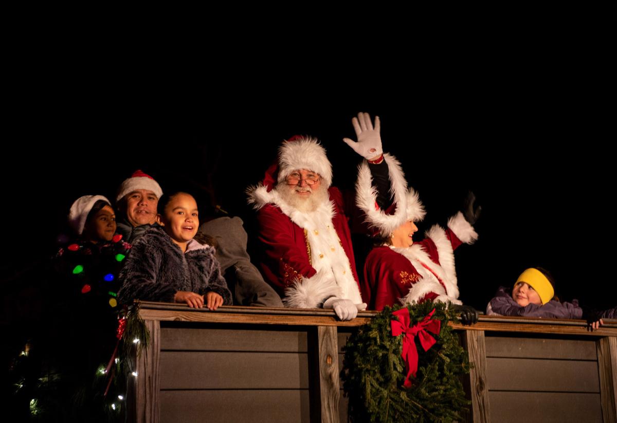 PHOTOS Santa arrives to light the Manassas Christmas Tree Multimedia