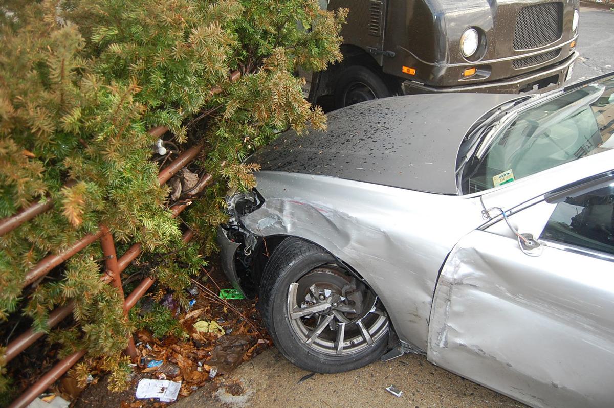 Dumfries man arrested after pursuit, crash in Alexandria News