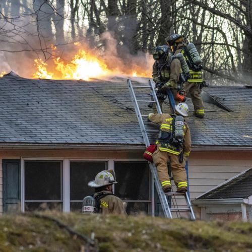 Lake Jackson-area house fire displaces 4 adults, 1 child