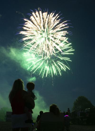 Photo_News_JulyFourthReturns_fireworks.jpg