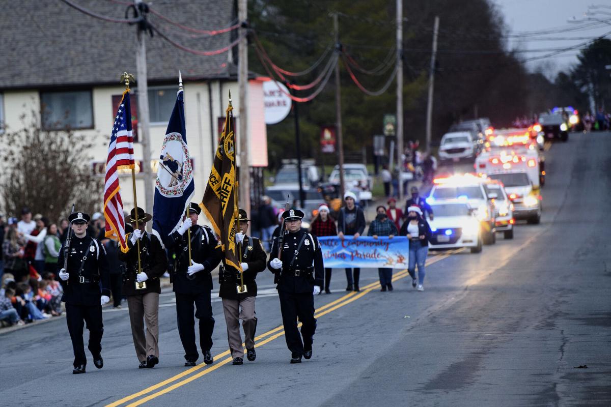 Plane Over Pasco Christmas Parade 2022 Photos: Nokesville Christmas Parade | News | Princewilliamtimes.com