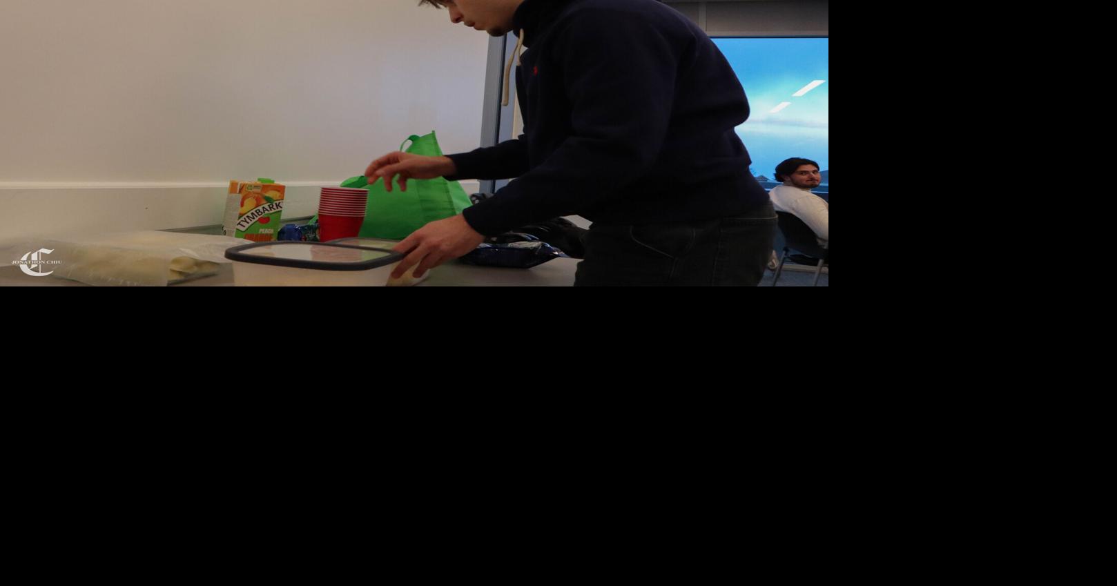 Polish Club, Lata Sets a Table