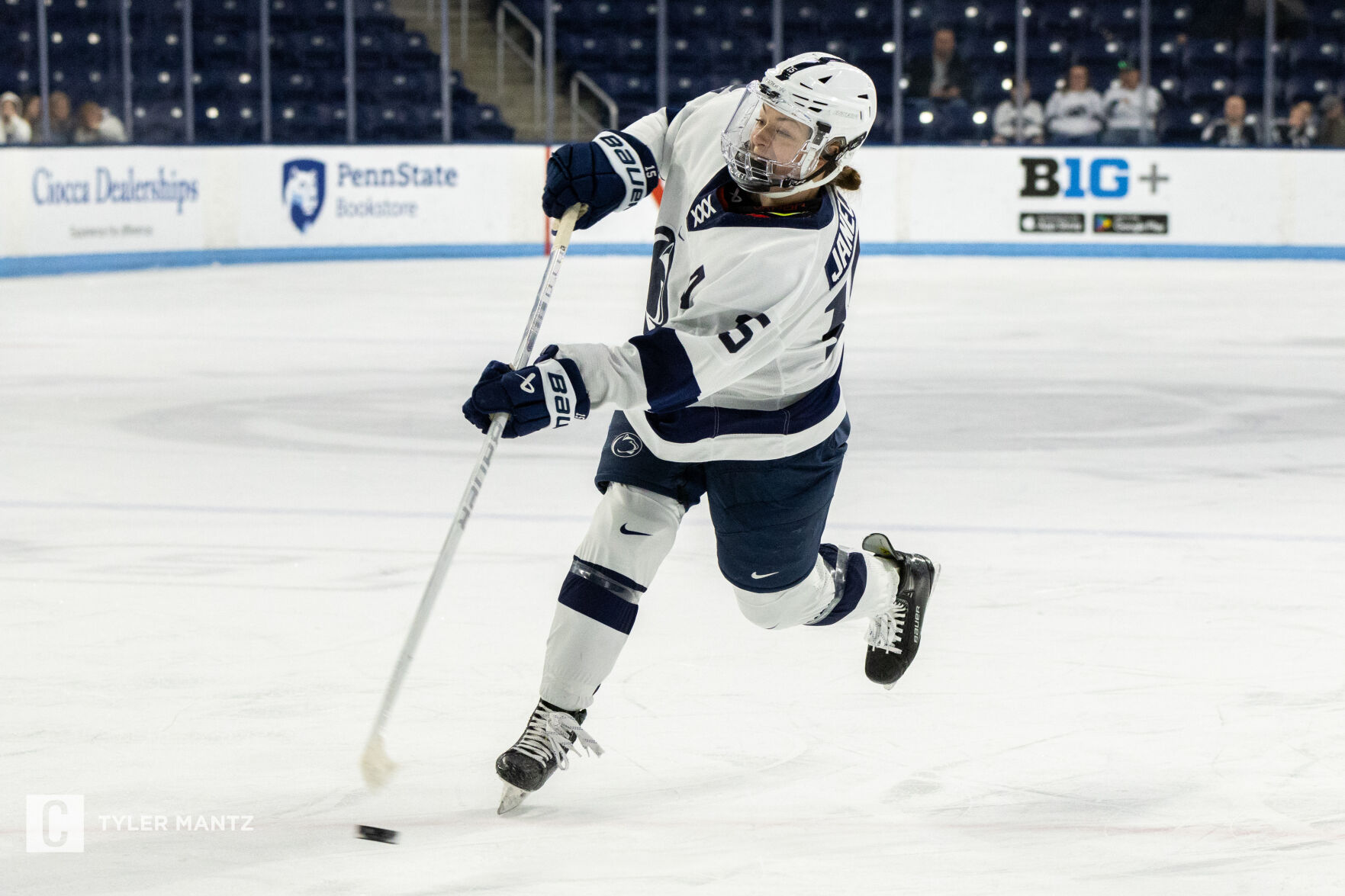 Women s hockey hosts Mercyhurst in battle for 1st in CHA standings