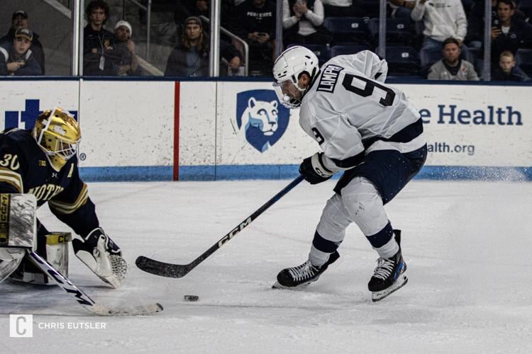 Men’s hockey ties for thirdstraight game after comeback against