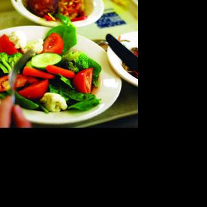 On-campus dining promises variety for freshmen | Archived News | Daily ...