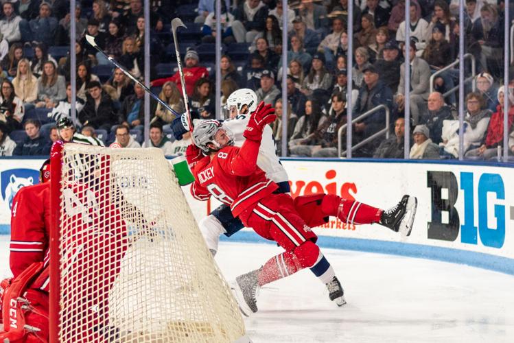 Differing styles of play define Penn State men's hockey's Game 1