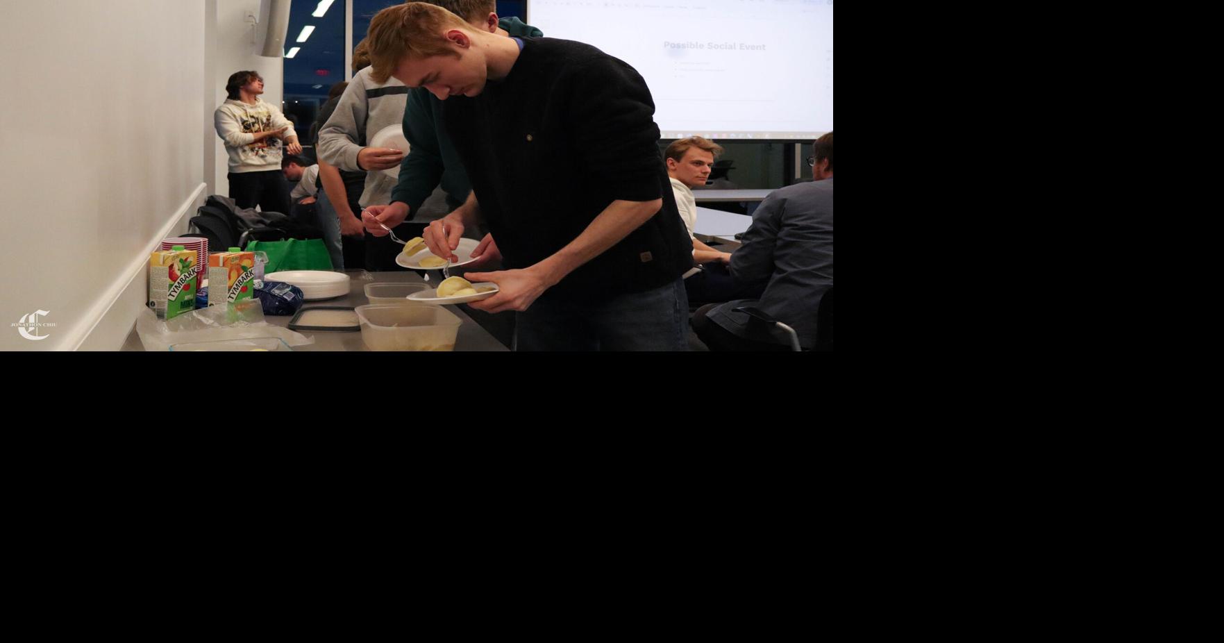 Polish Club, Club Members Get Food