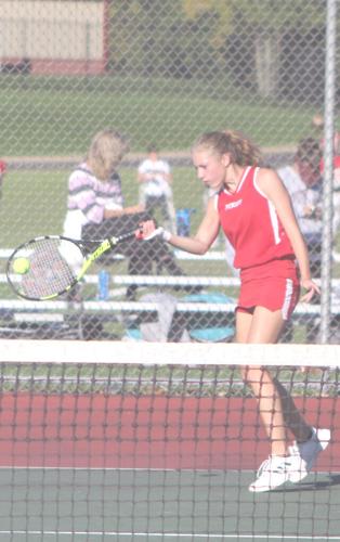 Lady Chucks tennis advances to championships