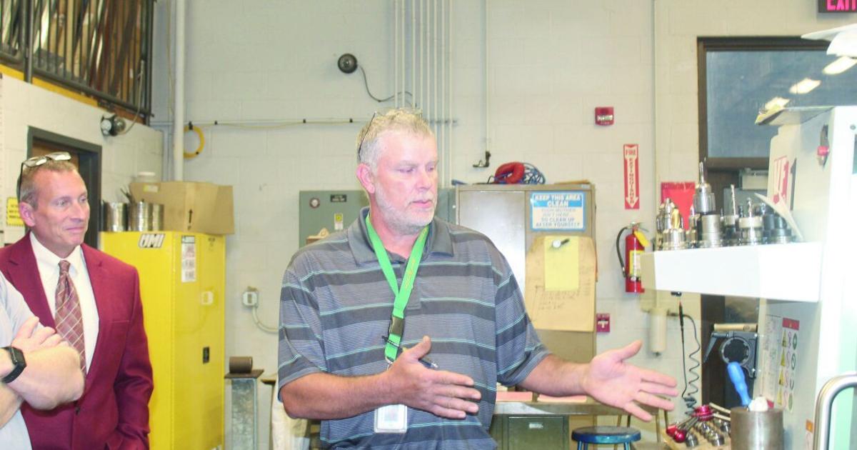 Jeff Tech JOC tours the Advanced Manufacturing Shop | News ...