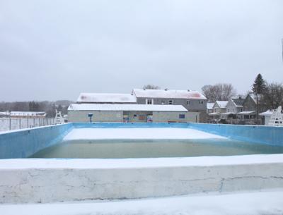 Pool winter