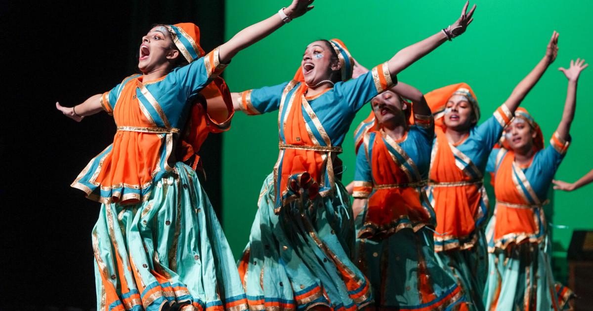 Bollywood dance teams place in top competitions |  Campus