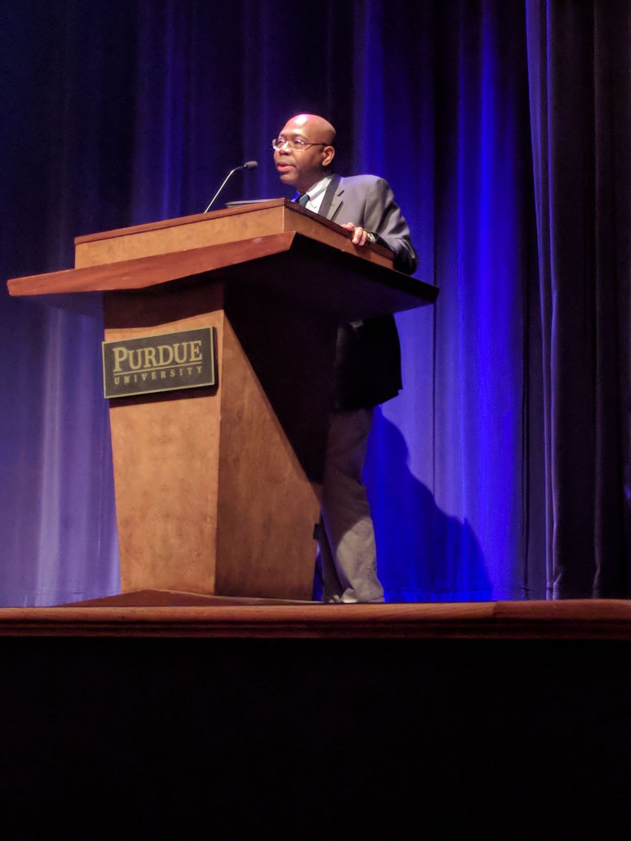 wall street journal columnist brings new opinions to purdue fowler hall purdue