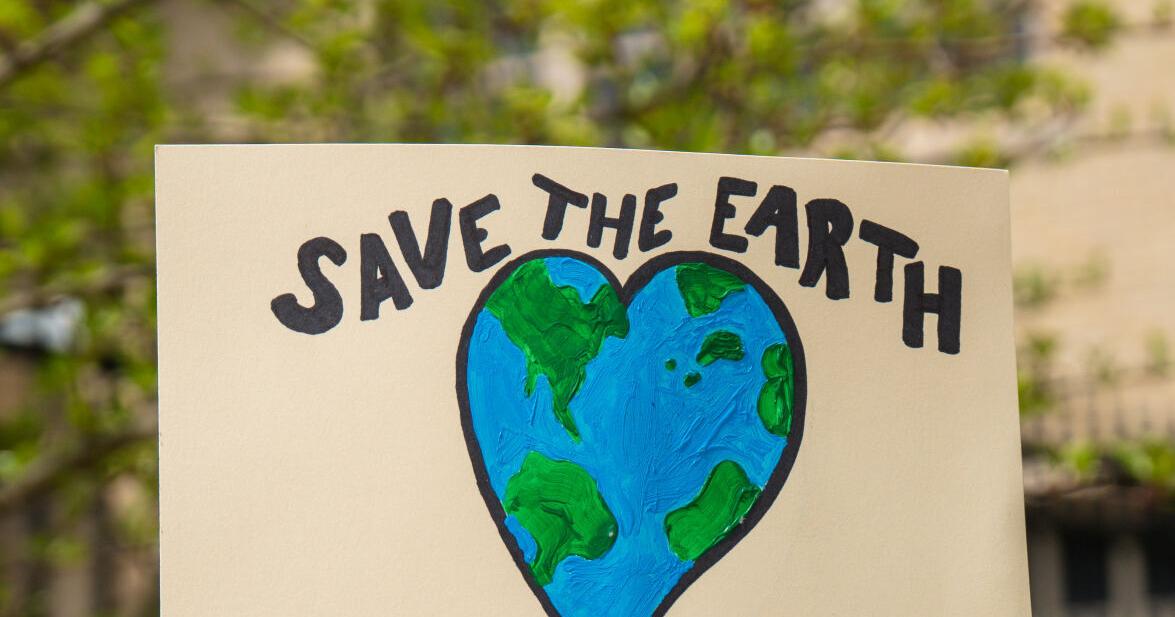 Purdue students present research outdoors, prepare for Earth Day