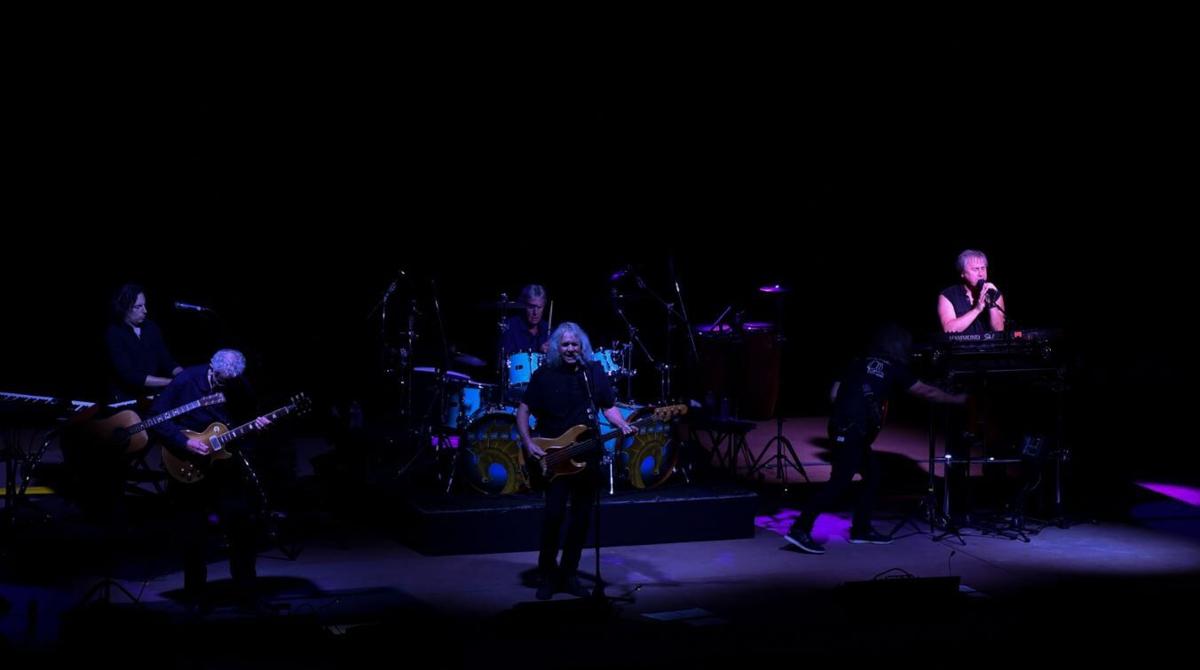 09/11/21 Kansas performs at Tippecanoe Amphitheater, Band Wideshot