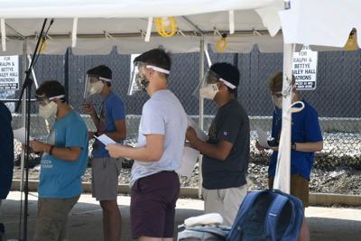 Singers Mask Up Trading The Stage For Tents Campus Purdueexponent Org
