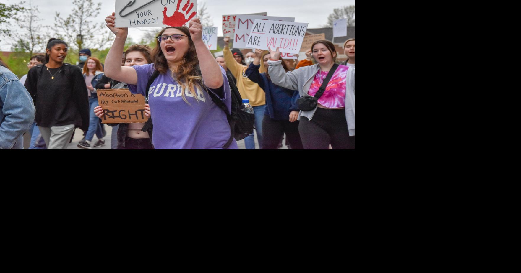 5/4/22 Students march in protest of leaked Roe v. Wade ruling, student