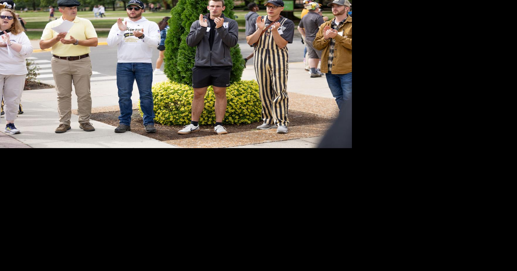 9/16/23 Reamer Club alumni and students practice university songs