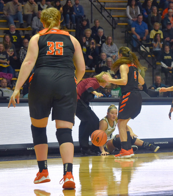 12/21/19 Bowling Green, Coach Sharon Versyp