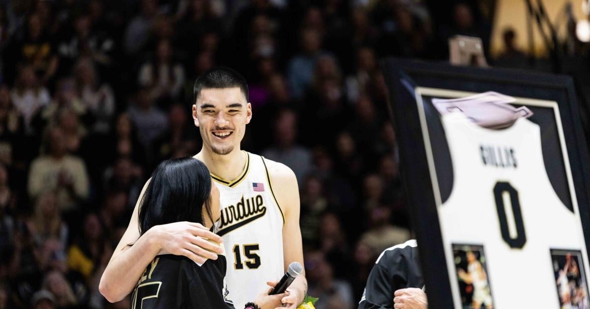 Sporting News names Edey Player of the Year | Basketball | purdueexponent.org