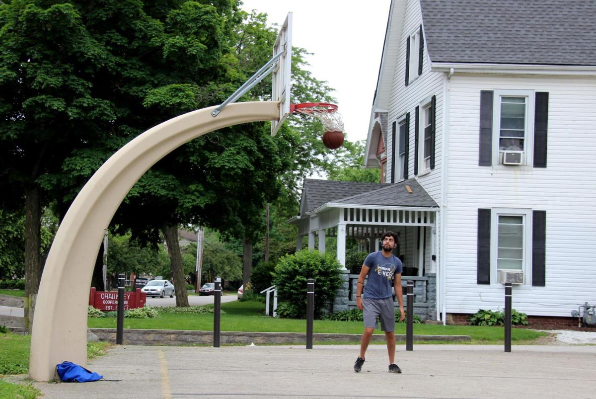 Wl Re Installs Basketball Hoops City State Purdueexponent Org