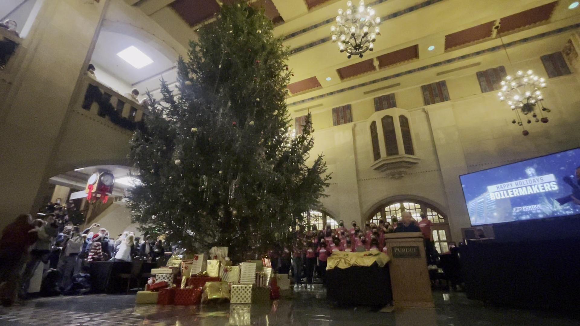 Purdue Christmas Tree 2022 12/07/21 Christmas Tree Lighting Ceremony, Mitch Daniels Lights Up Tree |  Campus | Purdueexponent.org