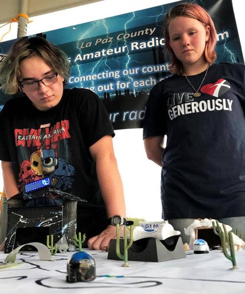 Quartzsite S 4th Of July Lights Up The Sky Robot Petting Zoo Rubber Duck Race And Plenty Of Fireworks Pvvt Com
