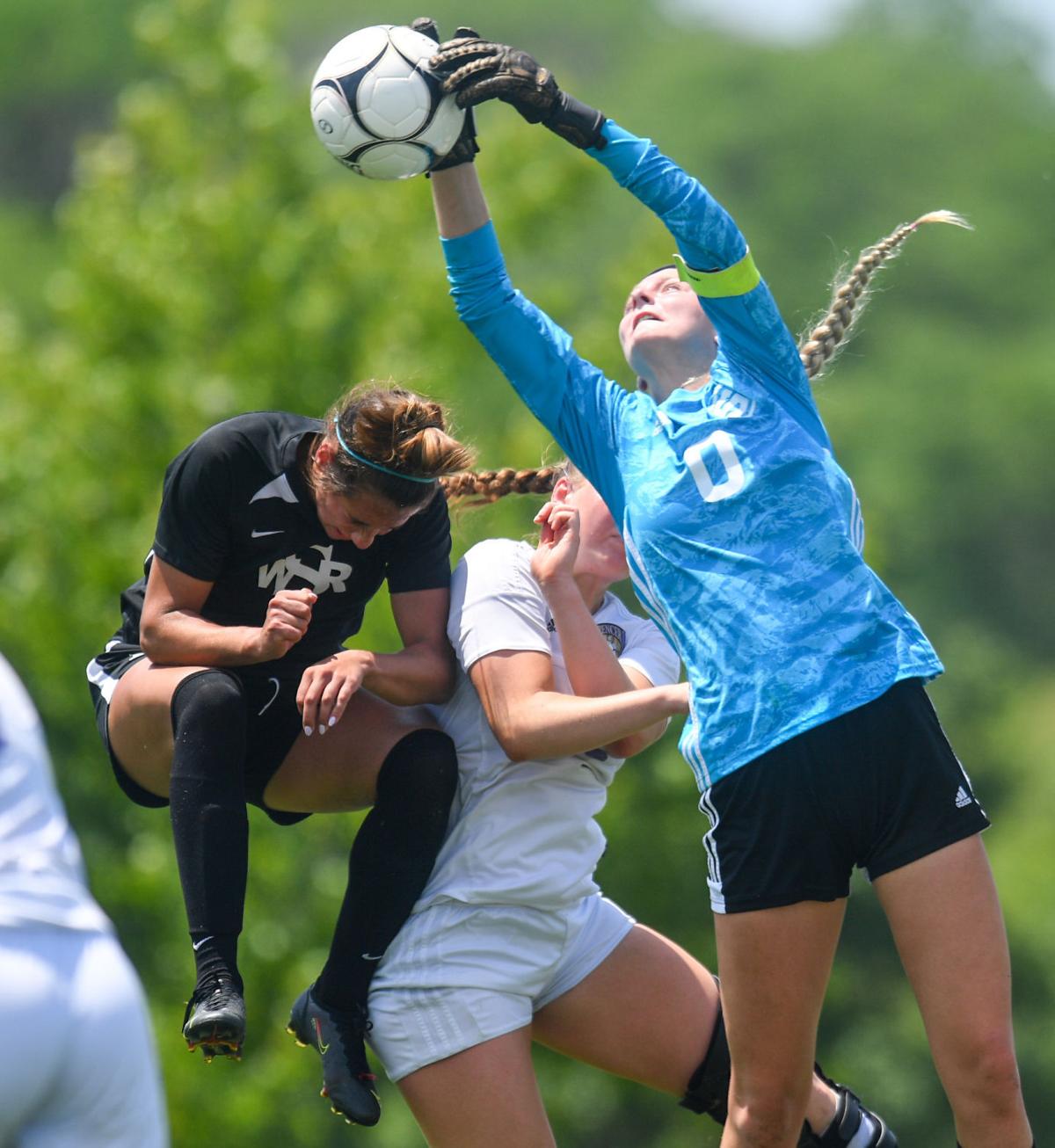 060921-qc-spt-iowa state-soccer-spencer-waverly-022