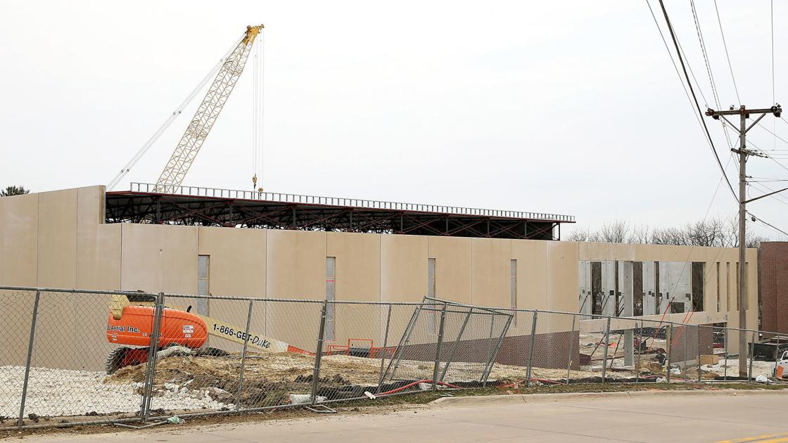 Bettendorf Schools Prepare To Grapple With Iowa American Over Mark Twain Change Order Education Qconline Com