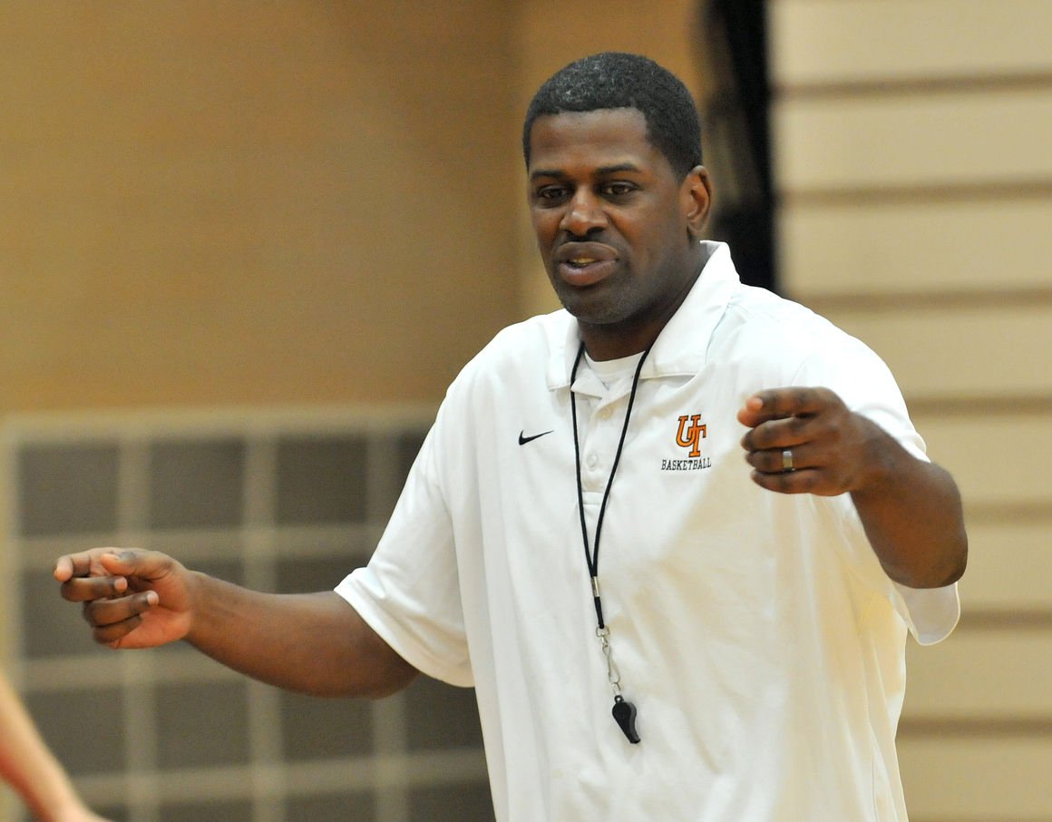 Polite resigns as UT boys' hoops coach