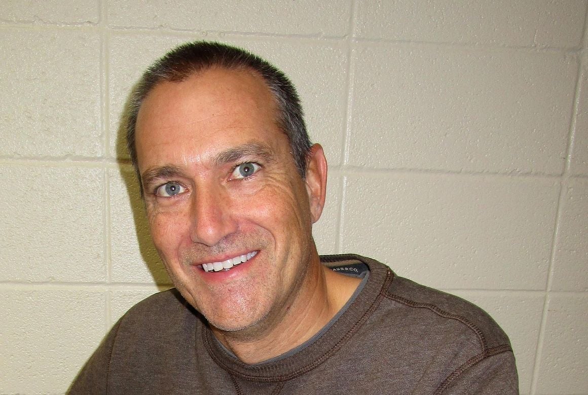 Geneseo teacher to sign copies of his book