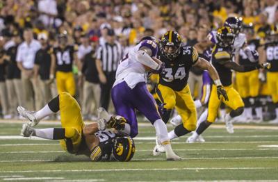 Welch Back To Being Iowa Footballs Middle Man Welch Back To Being Iowa Footballs Middle Man