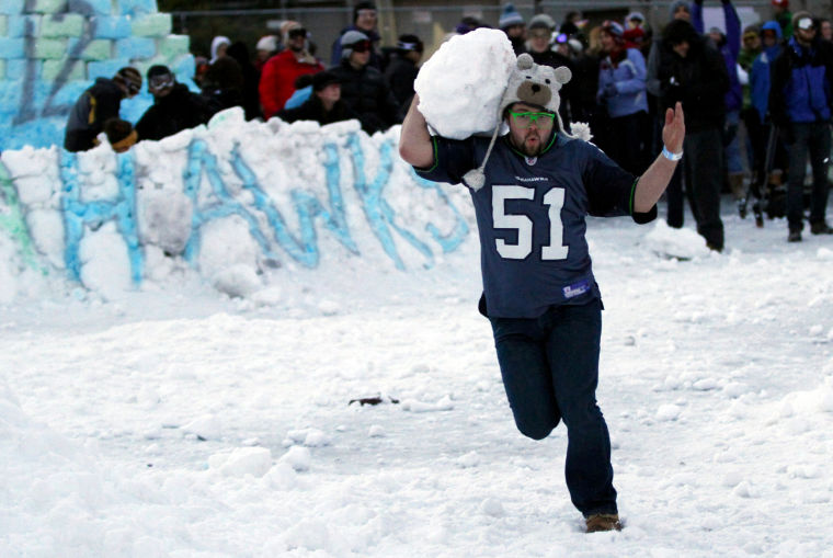 Huge Snowball Fight: Seattle sets Guinness World Record for largest ...