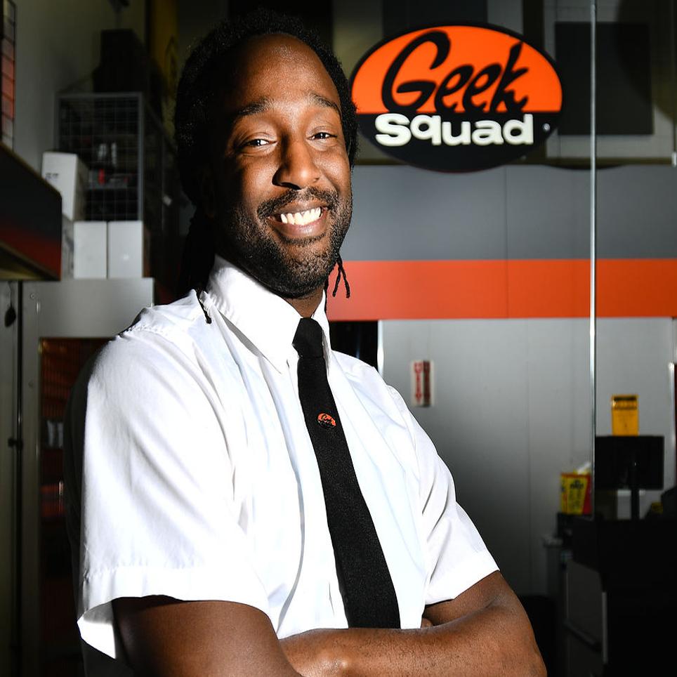 geek-squad-agent-loves-changing-customers-lives