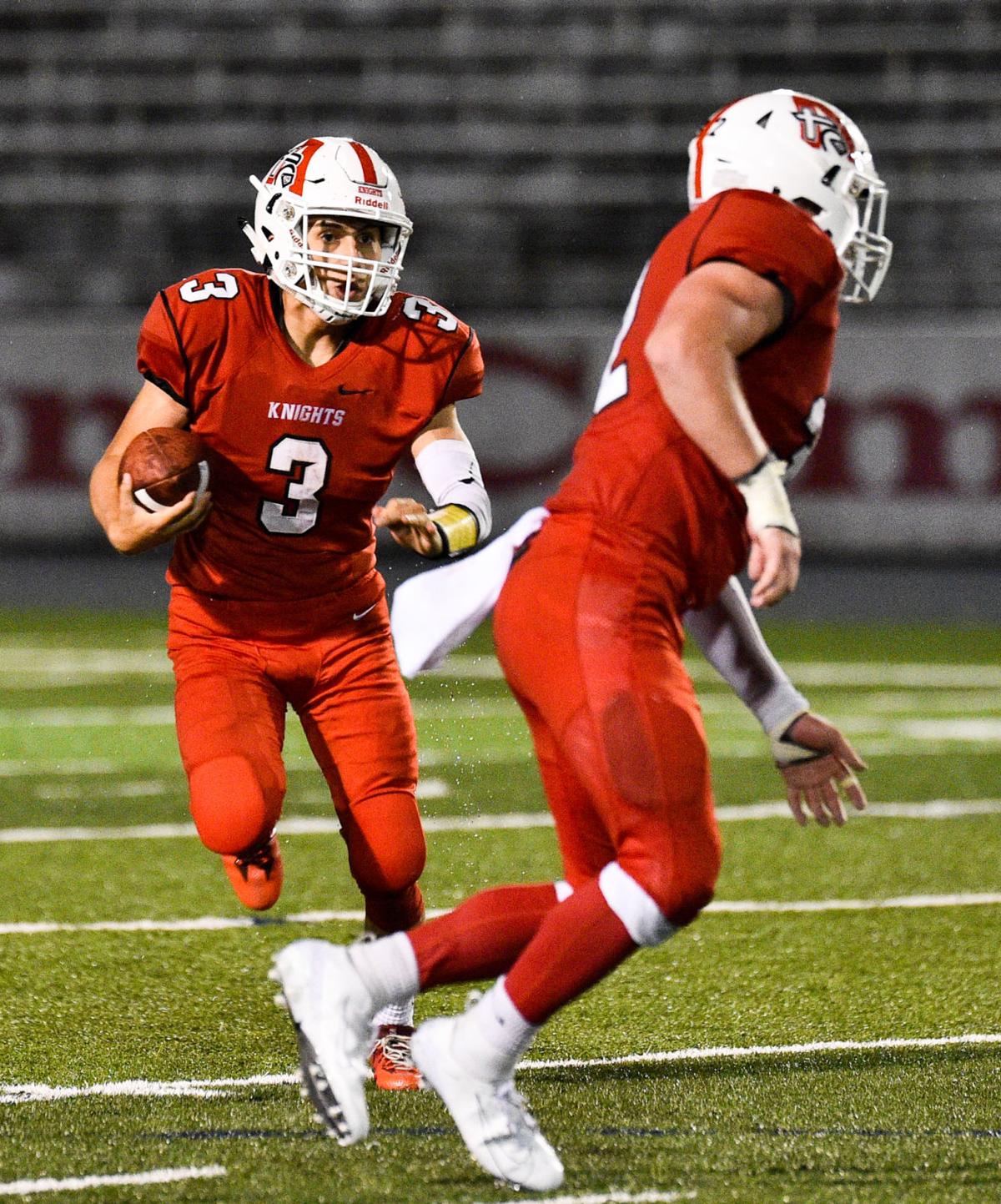 Knights Run Past Pioneers In Opener Football Qconline Com