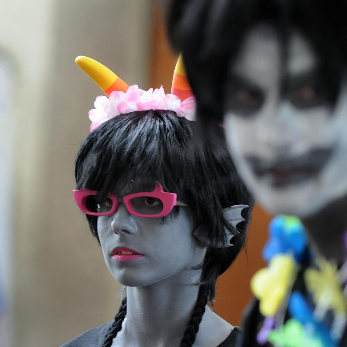 Anime Characters Come To Life At Convention Local News Qconline Com