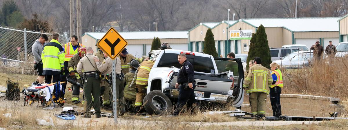 Updated Head On Crash On U S 67 Sends 2 To Iowa City Hospital Closes Highway Near Arconic Local News Qconline Com