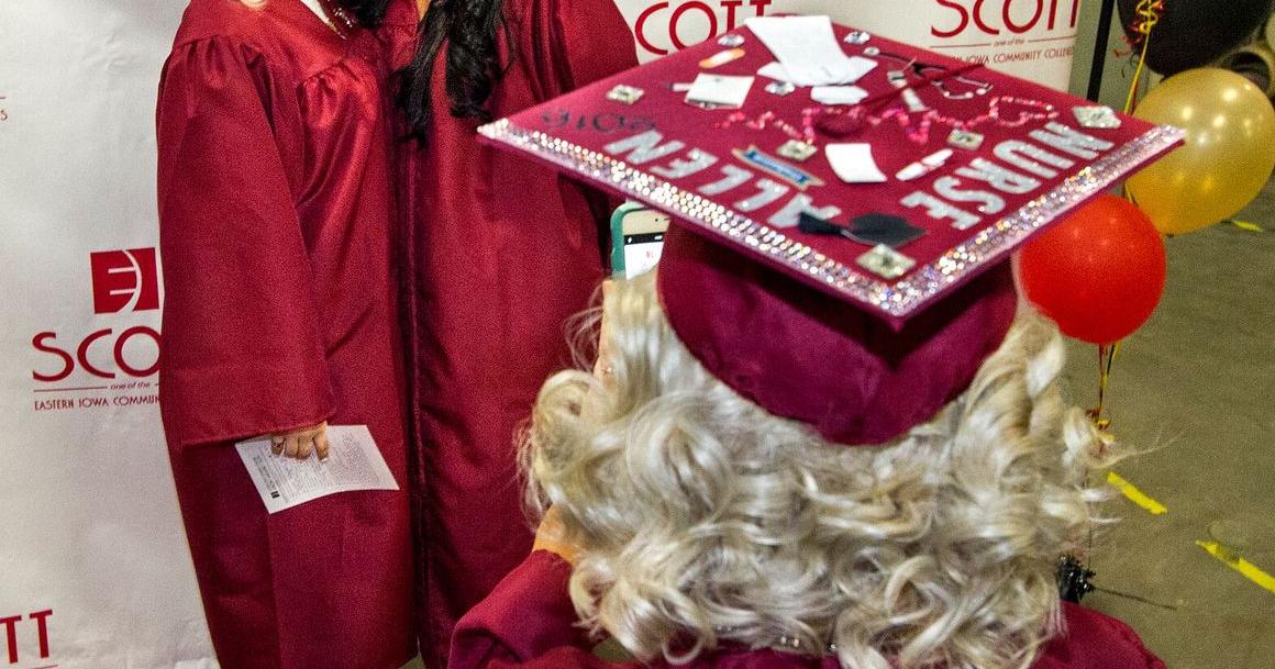Scott Ritchie Graduation Class of 2016 graduates from Scott Community College