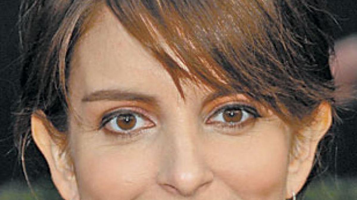 Tina Fey Has It All On Her Funny Terms Life Qconline Com Tina Fey Has It All On Her Funny Terms Life Qconline Com