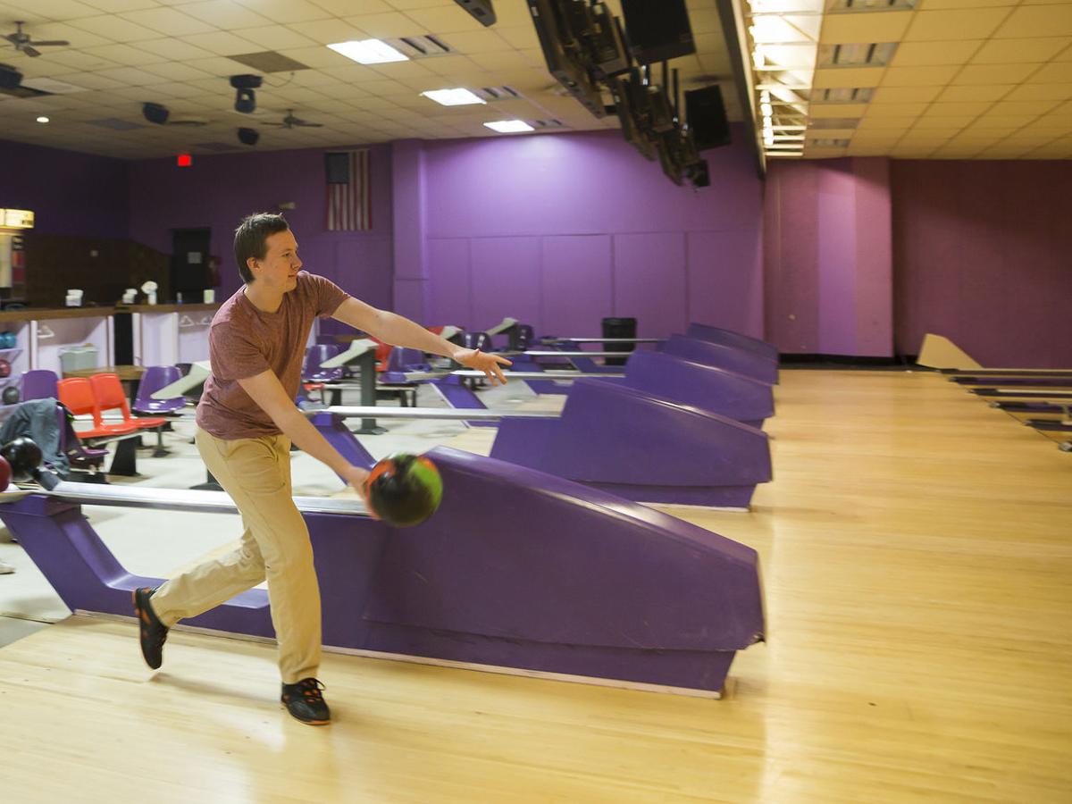 Final Frame Set Sunday At Milan Lanes Local News Qconline Com