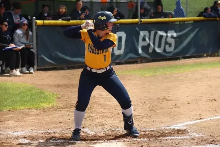 Softball drops both to No. 6 Simpson