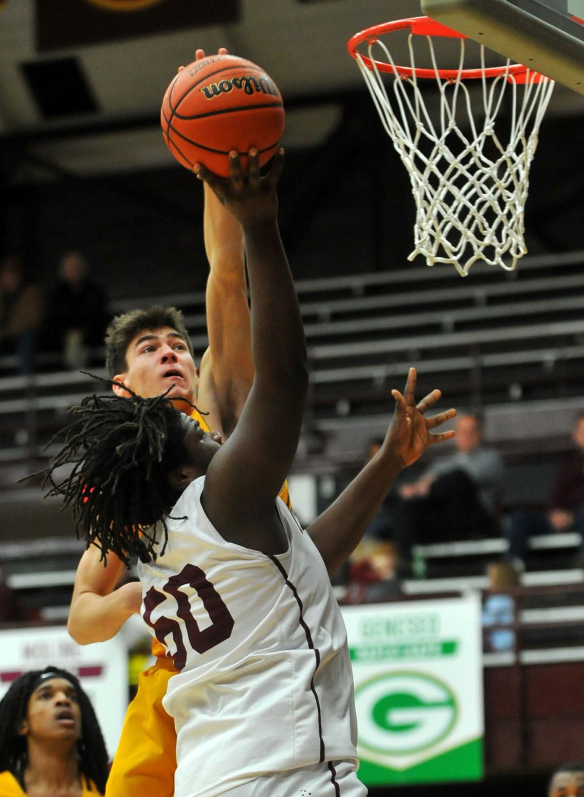 Moline Holds Off Carmel To Win Fifth Straight Basketball