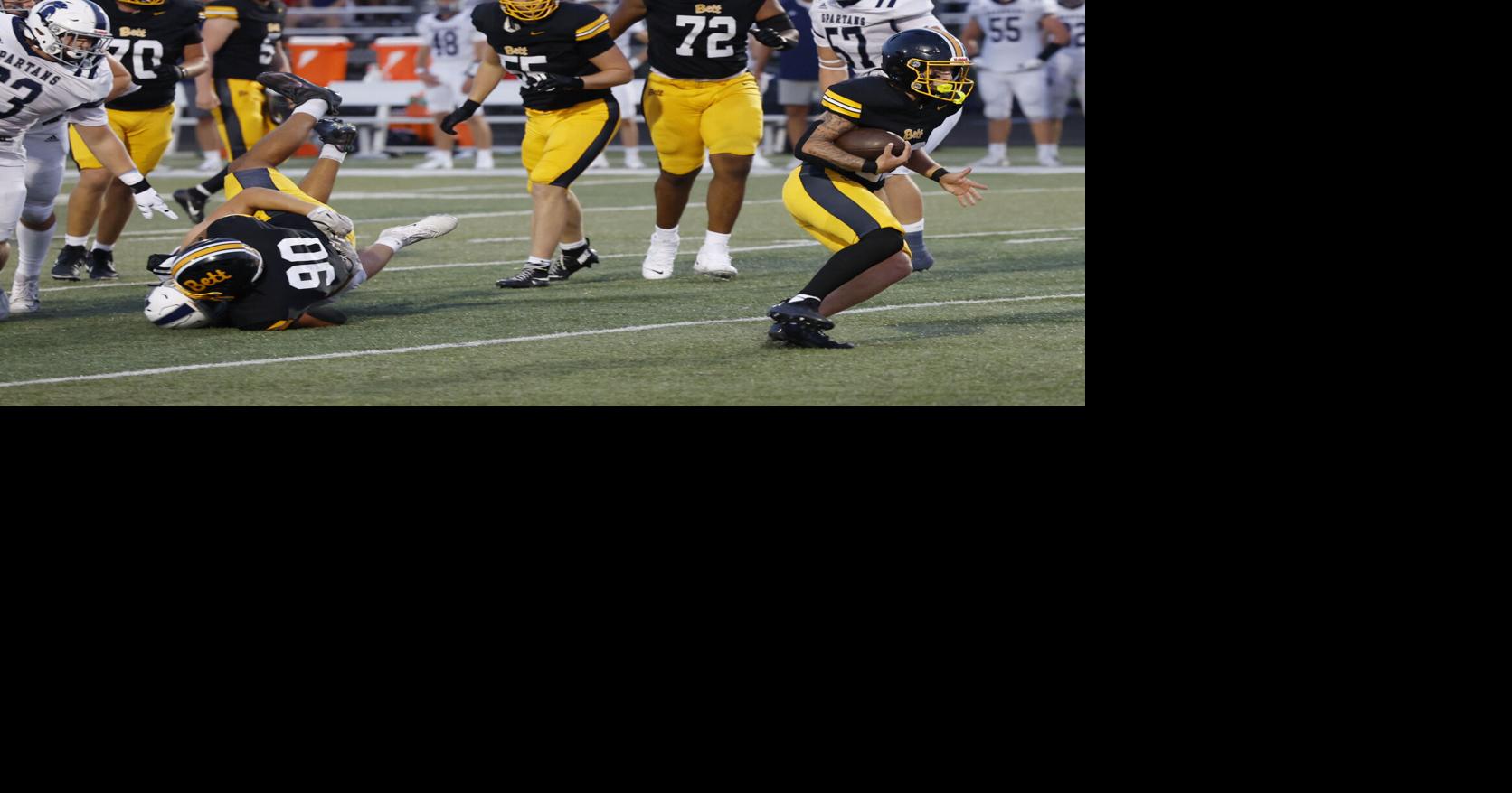 082826-qc-spt-football 0207.jpg